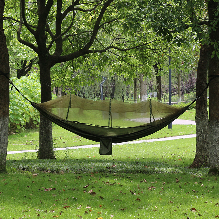 Hamaca plegable para acampar al aire libre con mosquitera