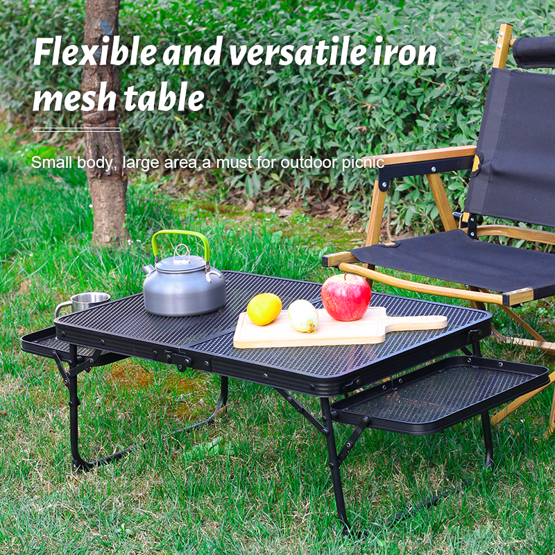 Mesa de camping con rejilla de hierro y 2 paneles laterales plegables
