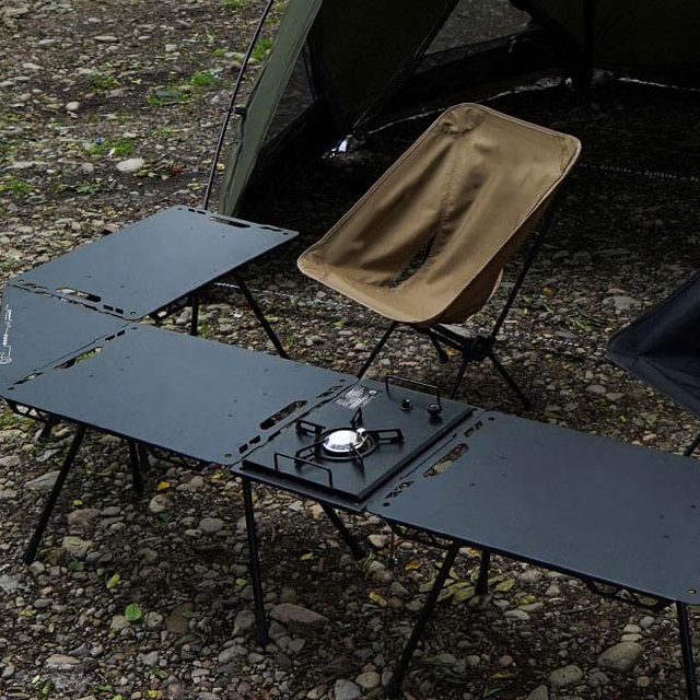 Mesa de camping táctica de aleación de aluminio con diseño personalizado: plegable, portátil y ligera