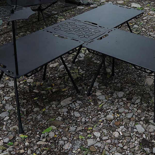 Mesa de camping táctica de aleación de aluminio con diseño personalizado: plegable, portátil y ligera