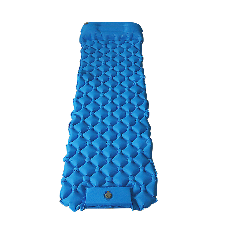 Colchoneta inflable ultraligera para acampar con bomba de pie incorporada