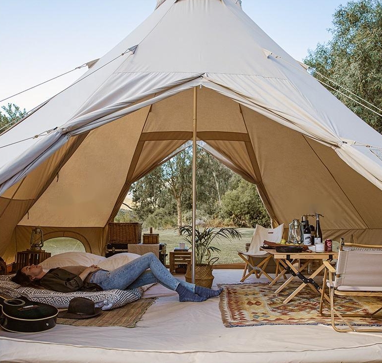 Tienda de campaña glamping tipo pirámide de gran tamaño, tienda tipo campana yurta